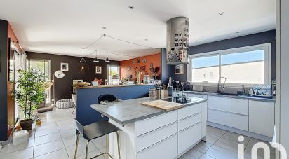Maison 6 pièces de 140 m² à Sallebœuf (33370)