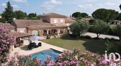 Maison 12 pièces de 234 m² à Carpentras (84200)