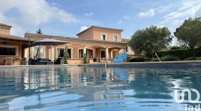 Maison 12 pièces de 234 m² à Carpentras (84200)