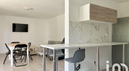 Apartment 3 rooms of 62 m² in Hyères (83400)