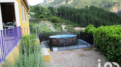 Maison 8 pièces de 204 m² à Rémuzat (26510)