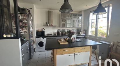 Apartment 4 rooms of 83 m² in Courbevoie (92400)
