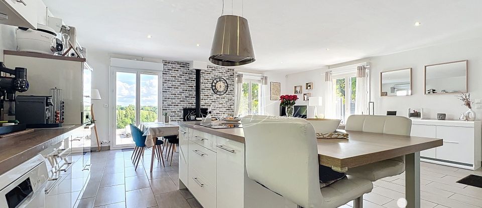 House 5 rooms of 108 m² in Créon (33670)