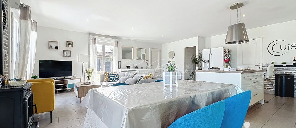 House 5 rooms of 108 m² in Créon (33670)