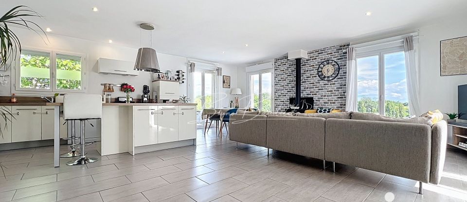 House 5 rooms of 108 m² in Créon (33670)