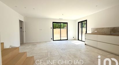 Maison 5 pièces de 120 m² à Saint-Cyr-sur-Mer (83270)