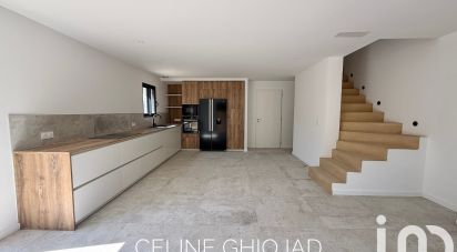 Maison 5 pièces de 120 m² à Saint-Cyr-sur-Mer (83270)