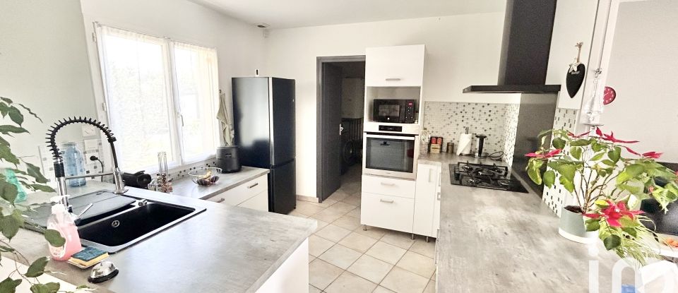 House 5 rooms of 120 m² in Saint-André-de-Cubzac (33240)