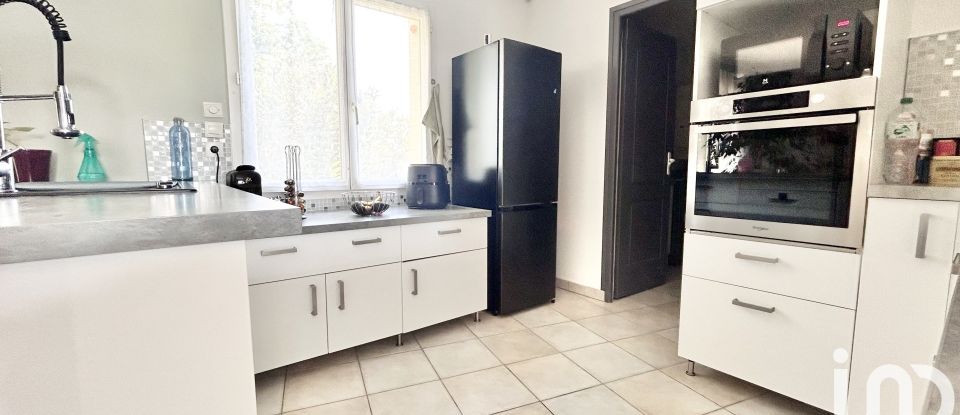 House 5 rooms of 120 m² in Saint-André-de-Cubzac (33240)