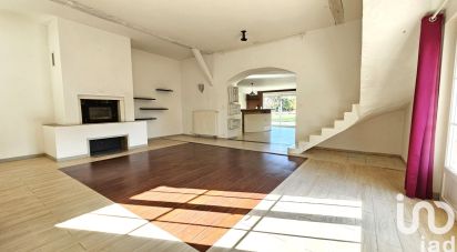 Maison 8 pièces de 211 m² à Mettray (37390)