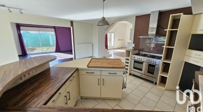 Maison 8 pièces de 211 m² à Mettray (37390)