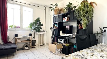 Appartement 3 pièces de 49 m² à Bois-Colombes (92270)