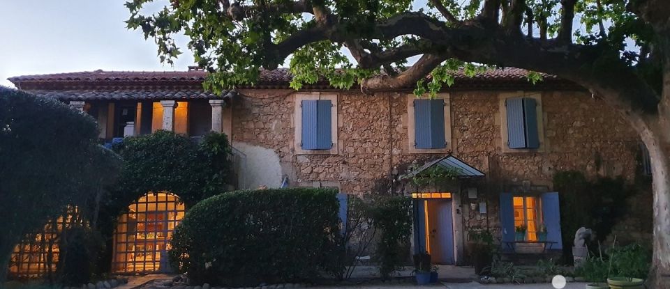 Mas 16 rooms of 584 m² in Robion (84440)