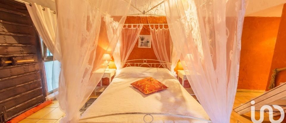 Mas 16 rooms of 584 m² in Robion (84440)