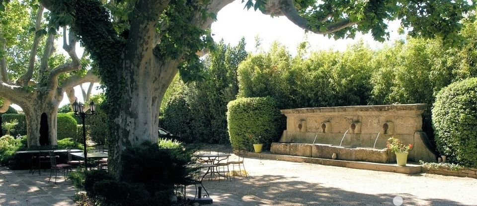 Mas 16 rooms of 584 m² in Robion (84440)