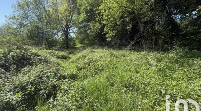 Land of 1,296 m² in Guignicourt-sur-Vence (08430)