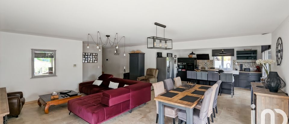 House 5 rooms of 139 m² in Bollène (84500)