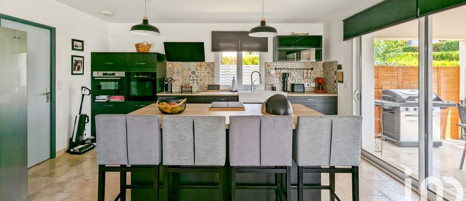 House 5 rooms of 139 m² in Bollène (84500)