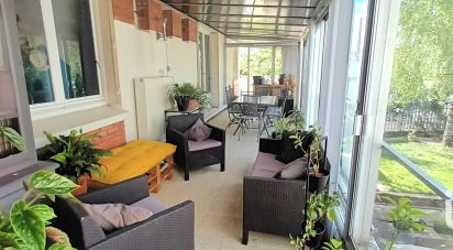 House 6 rooms of 160 m² in Saint-Jean-de-la-Ruelle (45140)