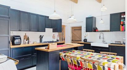 Country home 5 rooms of 150 m² in Coubeyrac (33890)