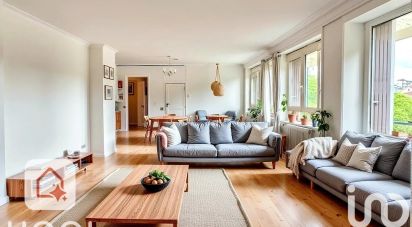 Apartment 5 rooms of 105 m² in Aix-en-Provence (13100)