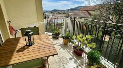 Apartment 3 rooms of 67 m² in Hyères (83400)