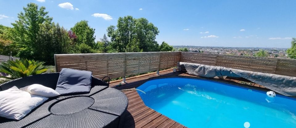 Architectural house 9 rooms of 215 m² in Chennevières-sur-Marne (94430)