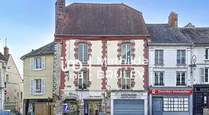 Commercial walls of 477 m² in Dourdan (91410)