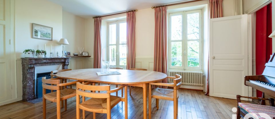 Maison 10 pièces de 215 m² à Fontainebleau (77300)