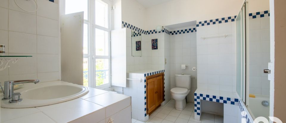 Maison 10 pièces de 215 m² à Fontainebleau (77300)
