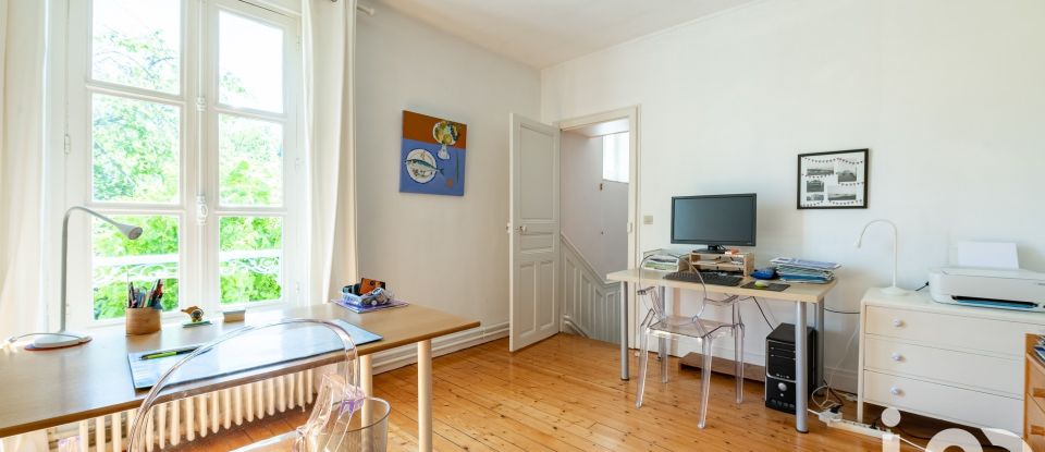 Maison 10 pièces de 215 m² à Fontainebleau (77300)