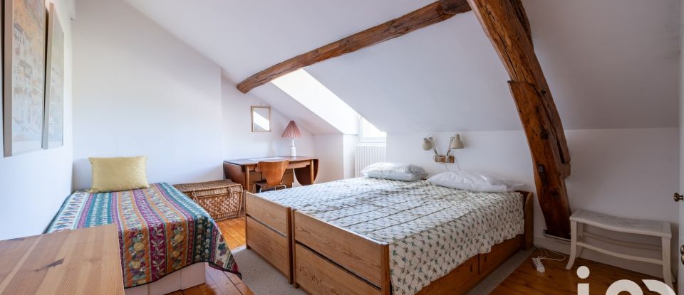 Maison 10 pièces de 215 m² à Fontainebleau (77300)