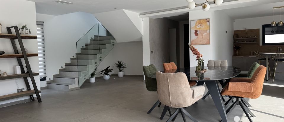 Maison d’architecte 7 pièces de 204 m² à Nîmes (30900)