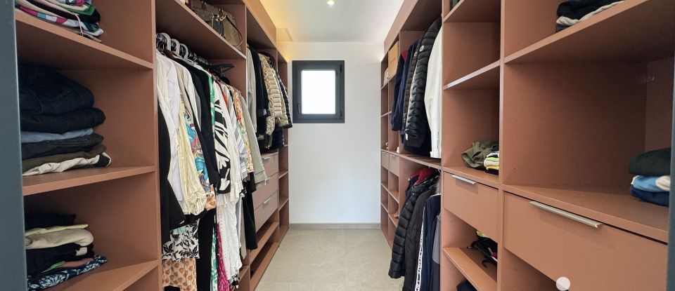 Maison d’architecte 7 pièces de 204 m² à Nîmes (30900)