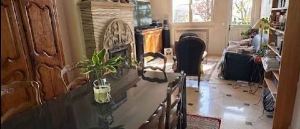 House 6 rooms of 125 m² in Fontenay-sous-Bois (94120)