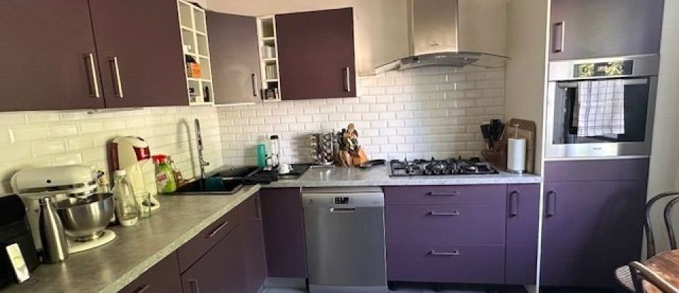 House 6 rooms of 125 m² in Fontenay-sous-Bois (94120)
