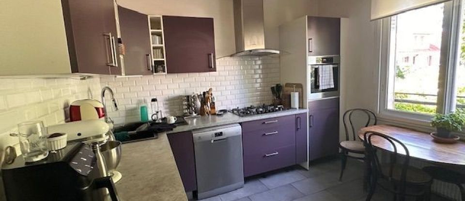 House 6 rooms of 125 m² in Fontenay-sous-Bois (94120)