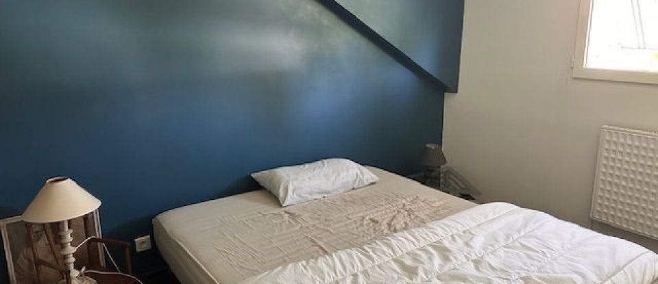House 6 rooms of 125 m² in Fontenay-sous-Bois (94120)
