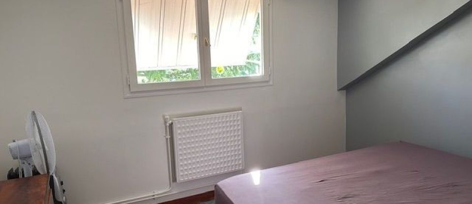 House 6 rooms of 125 m² in Fontenay-sous-Bois (94120)