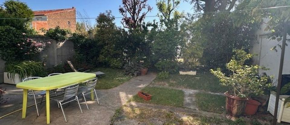 House 6 rooms of 125 m² in Fontenay-sous-Bois (94120)