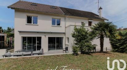 House 8 rooms of 243 m² in Verneuil-sur-Seine (78480)