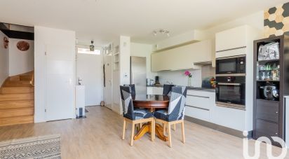 Traditional house 4 rooms of 83 m² in Saint-Pierre-du-Perray (91280)