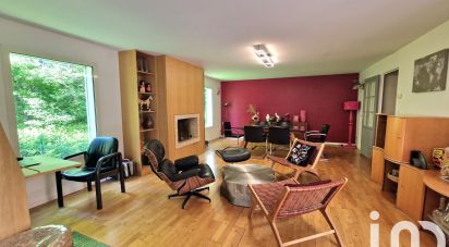 House 6 rooms of 222 m² in Forges-les-Eaux (76440)