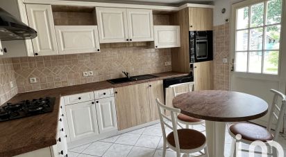House 4 rooms of 102 m² in La Chapelle-sur-Erdre (44240)