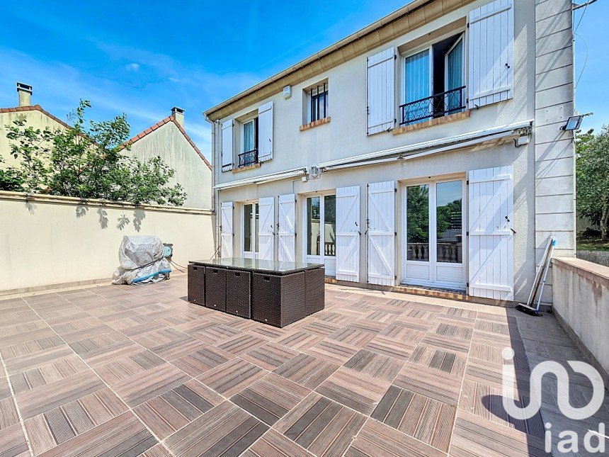 Maison 7 pièces de 161 m² à Morangis (91420)