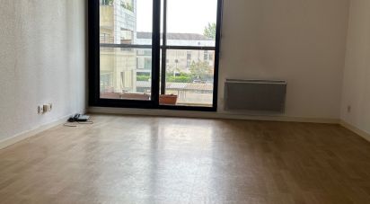 Appartement 3 pièces de 65 m² à Bordeaux (33000)
