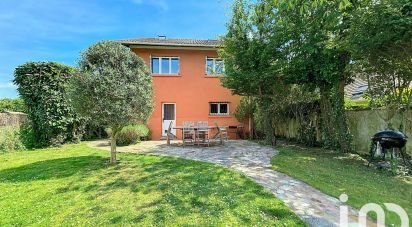 Maison traditionnelle 5 pièces de 112 m² à Mandres-les-Roses (94520)