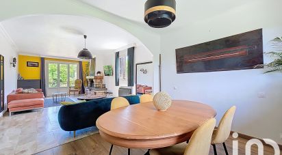 Maison traditionnelle 5 pièces de 112 m² à Mandres-les-Roses (94520)