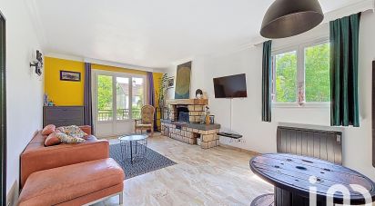 Maison traditionnelle 5 pièces de 112 m² à Mandres-les-Roses (94520)