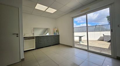 Offices of 160 m² in Aimargues (30470)
